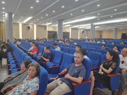 棚改建房户大会3