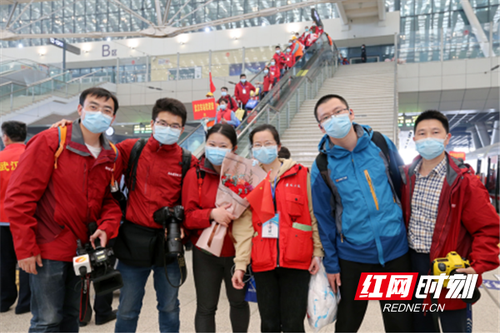 辜鹏博人物专访2728_副本.png 辜鹏博人物专访2728_副本.png