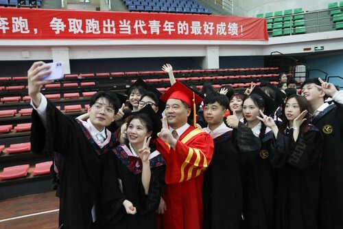 20万人见证!8868官方网站2022届毕业生专属高光时刻