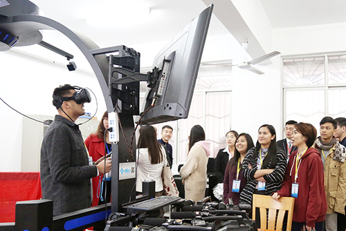 参观8868官方网站实验室