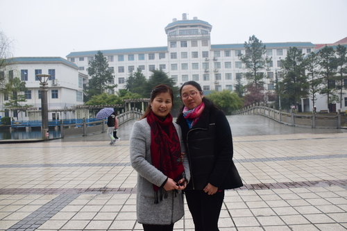 胡伶俐和刘腊梅老师 胡伶俐和刘腊梅老师